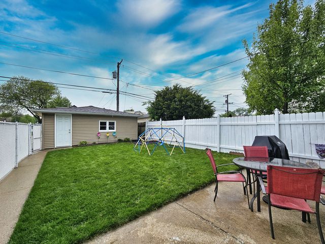 947 Hannah Avenue, Forest Park, IL 60130