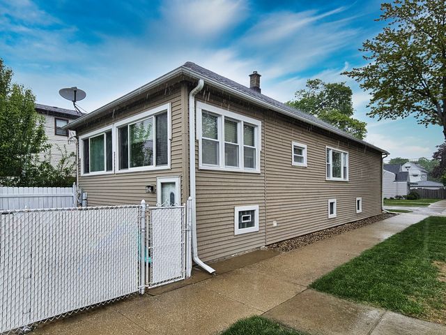 947 Hannah Avenue, Forest Park, IL 60130