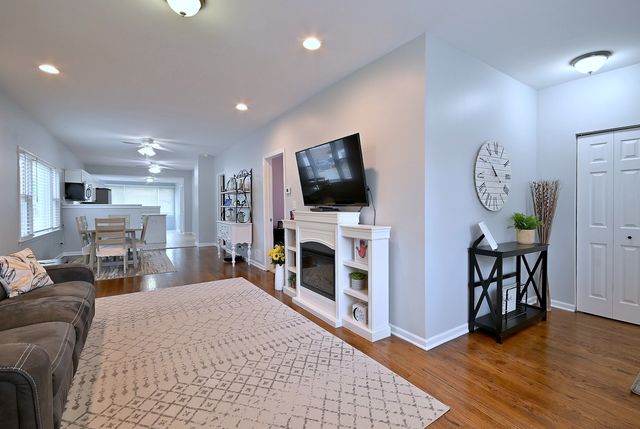 947 Hannah Avenue, Forest Park, IL 60130