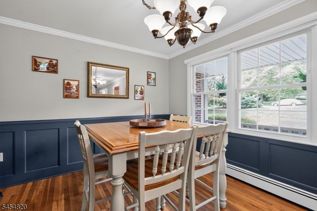 17 Wayside Ln, Clinton Twp., NJ 08833