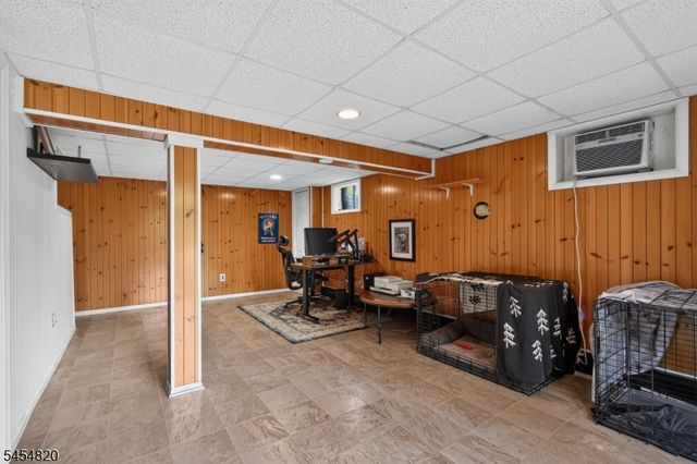 17 Wayside Ln, Clinton Twp., NJ 08833