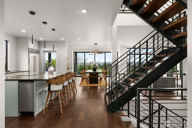 6038 50th Avenue NE, Seattle, WA 98115