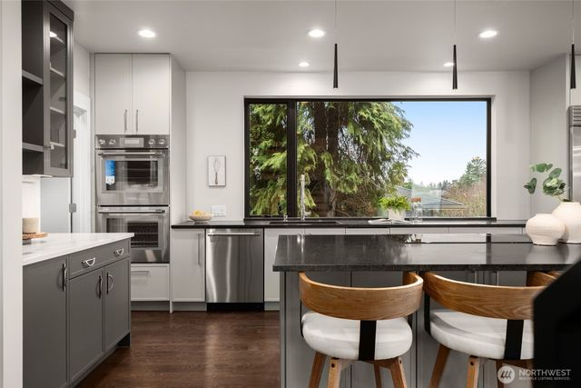 6038 50th Avenue NE, Seattle, WA 98115