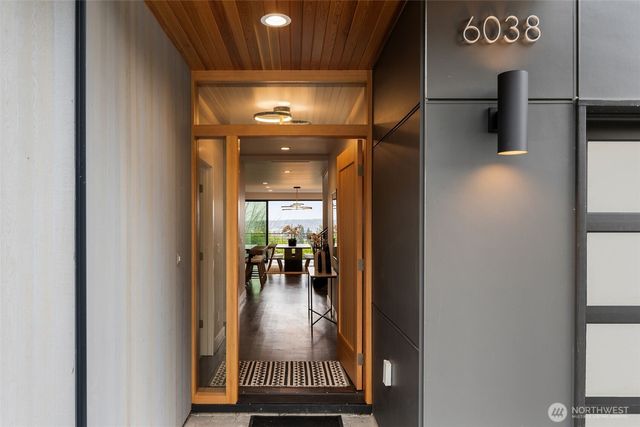 6038 50th Avenue NE, Seattle, WA 98115