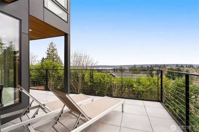 6038 50th Avenue NE, Seattle, WA 98115