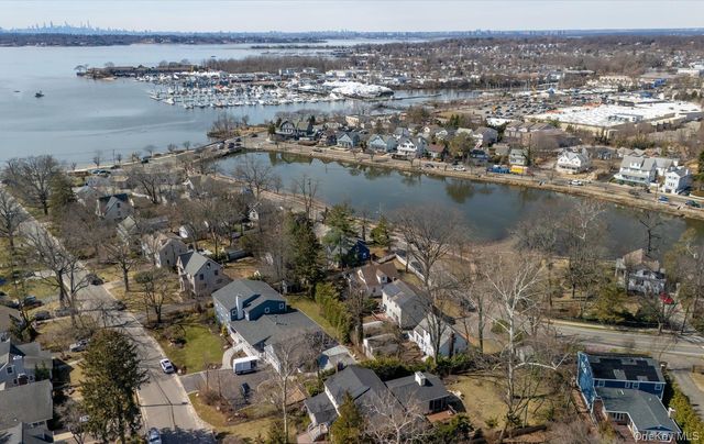 28 Harbor Road, Port Washington, NY 11050