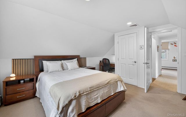 28 Harbor Road, Port Washington, NY 11050