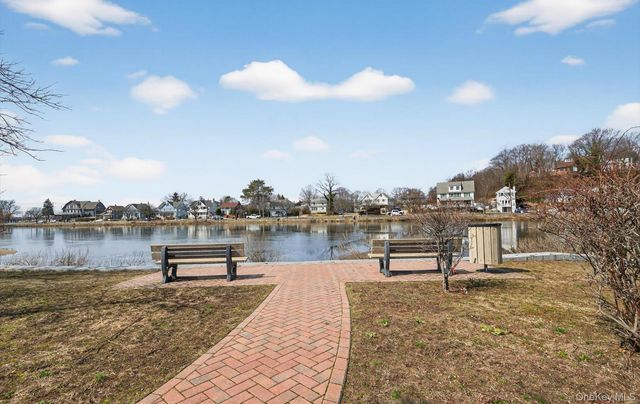 28 Harbor Road, Port Washington, NY 11050