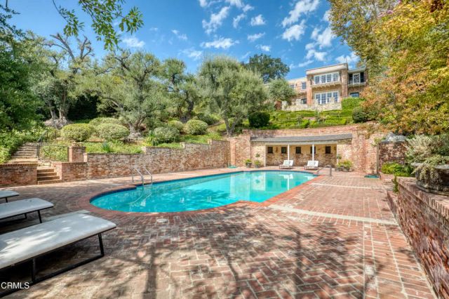1220 Hillcrest Avenue, Pasadena, CA 91106