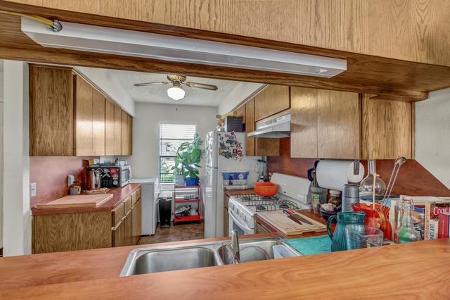 1515 W Braker LN A, Austin, TX 78758