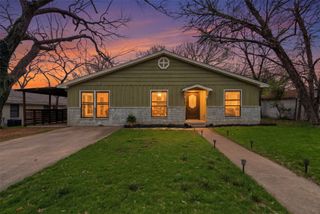 208 E Columbia Street, Weatherford, TX 76086