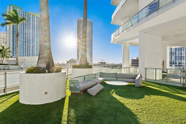 90 SW 3rd St 1410, Miami, FL 33130