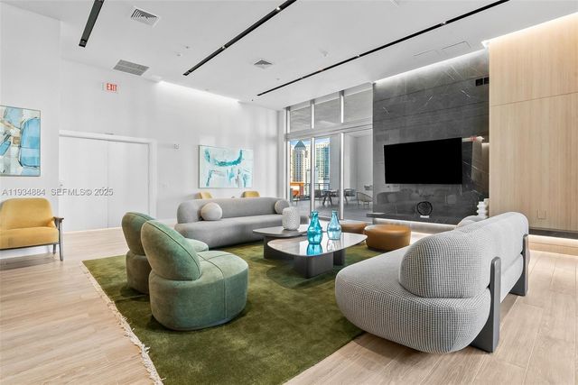 90 SW 3rd St 1410, Miami, FL 33130