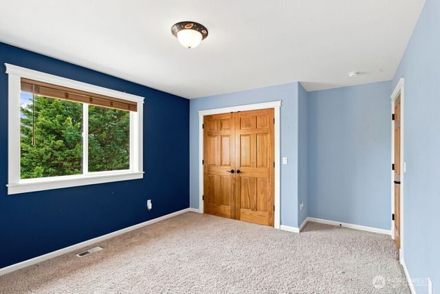 2413 12th Avenue NW, Puyallup, WA 98371