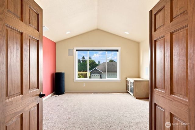 2413 12th Avenue NW, Puyallup, WA 98371
