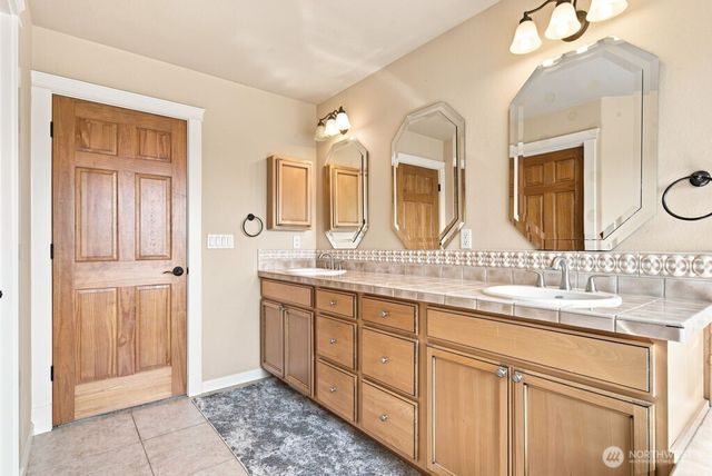 2413 12th Avenue NW, Puyallup, WA 98371