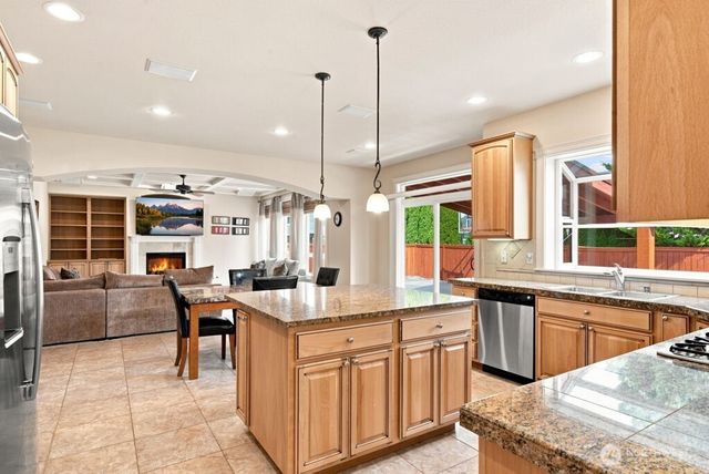 2413 12th Avenue NW, Puyallup, WA 98371
