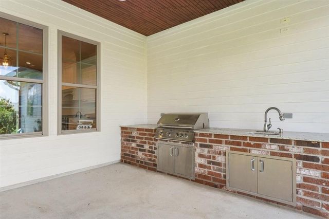 6511 White Oleander Circle W, Lake Charles, LA 70605