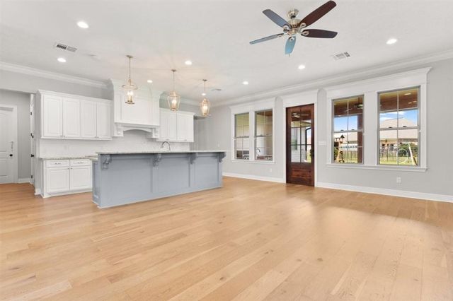 6511 White Oleander Circle W, Lake Charles, LA 70605