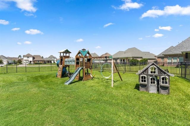 6511 White Oleander Circle W, Lake Charles, LA 70605