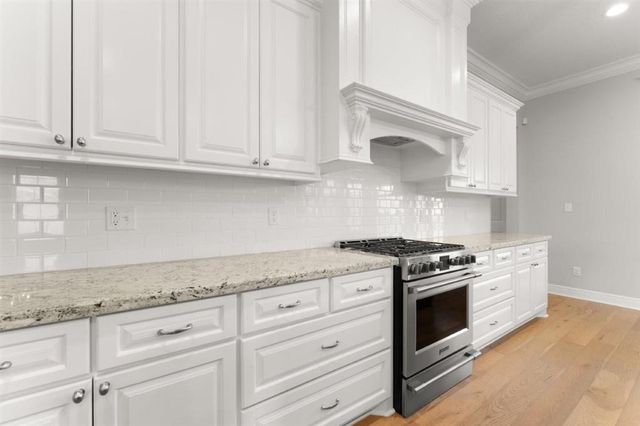 6511 White Oleander Circle W, Lake Charles, LA 70605