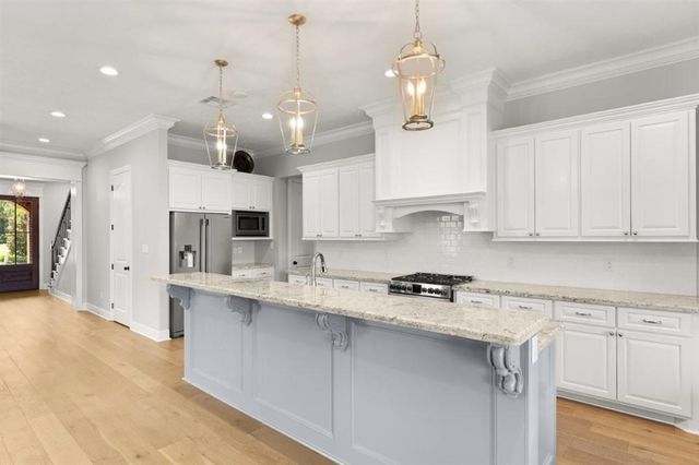 6511 White Oleander Circle W, Lake Charles, LA 70605