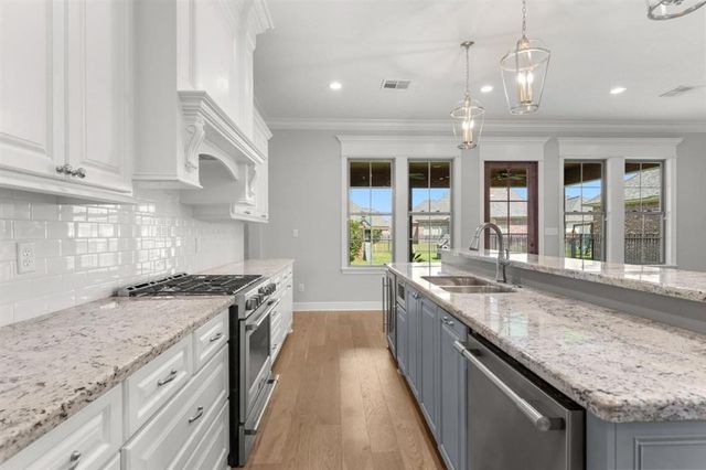 6511 White Oleander Circle W, Lake Charles, LA 70605