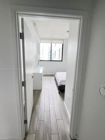 999 SW 1st Ave 1807, Miami, FL 33130