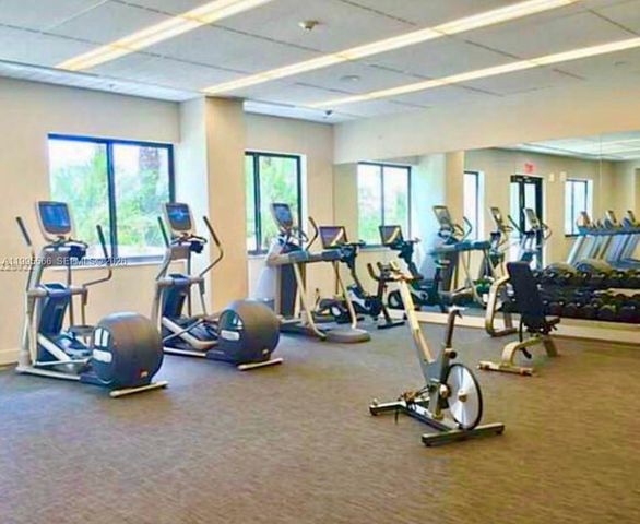 999 SW 1st Ave 1807, Miami, FL 33130