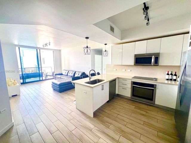 999 SW 1st Ave 1807, Miami, FL 33130