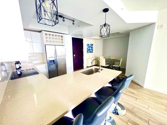 999 SW 1st Ave 1807, Miami, FL 33130