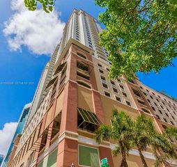 999 SW 1st Ave 1807, Miami, FL 33130