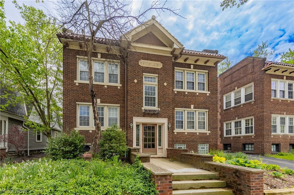 2634 Mayfield Road 4, Cleveland Heights, OH 44106