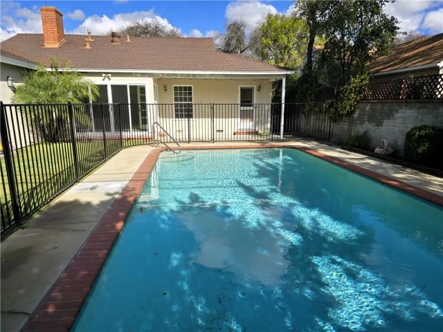 17840 Tarzana Street, Encino, CA 91316