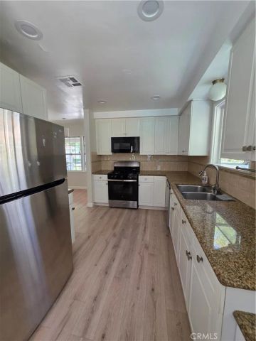 17840 Tarzana Street, Encino, CA 91316