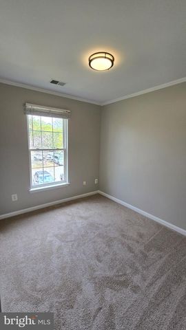 7044 ROGUE LN, Gainesville, VA 20155