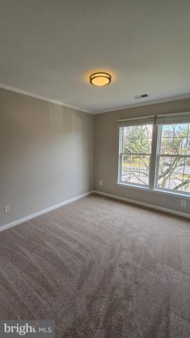 7044 ROGUE LN, Gainesville, VA 20155
