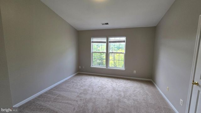 7044 ROGUE LN, Gainesville, VA 20155