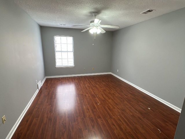 1670 OLD MILL STREAM DR, Memphis, TN 38016
