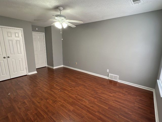 1670 OLD MILL STREAM DR, Memphis, TN 38016