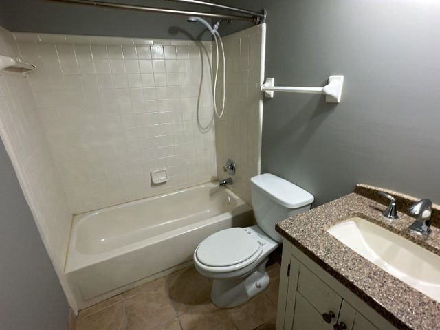 1670 OLD MILL STREAM DR, Memphis, TN 38016