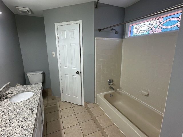 1670 OLD MILL STREAM DR, Memphis, TN 38016