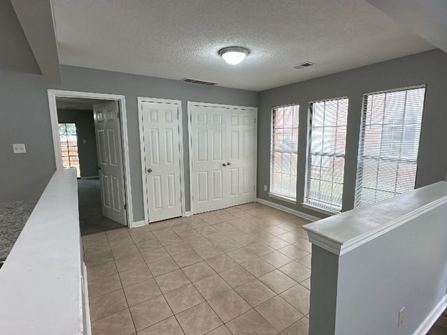 1670 OLD MILL STREAM DR, Memphis, TN 38016