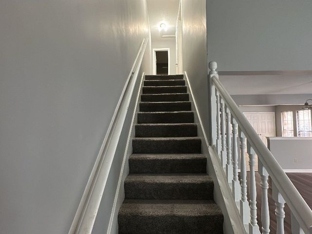 1670 OLD MILL STREAM DR, Memphis, TN 38016
