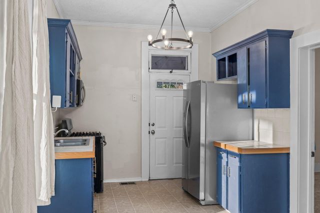 902 E 14th ST, Austin, TX 78702