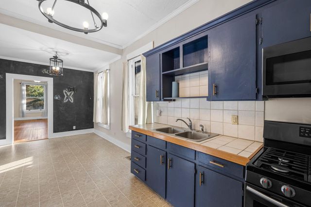 902 E 14th ST, Austin, TX 78702