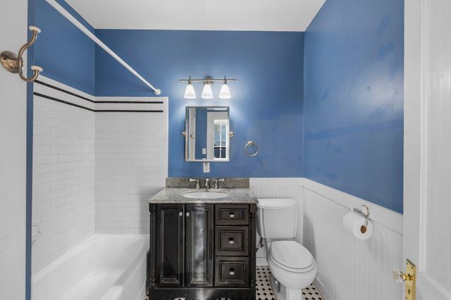 902 E 14th ST, Austin, TX 78702