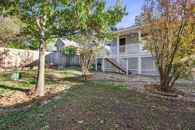 902 E 14th ST, Austin, TX 78702