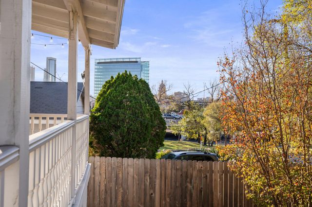 902 E 14th ST, Austin, TX 78702