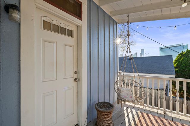 902 E 14th ST, Austin, TX 78702